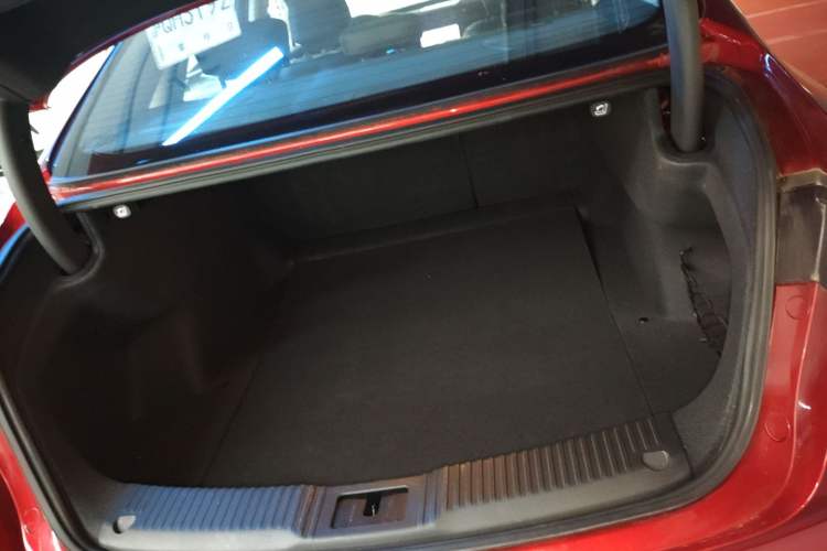Used Hongqi H5 2023 1.5T HEV Smart Connect Flagship Edition Trunk