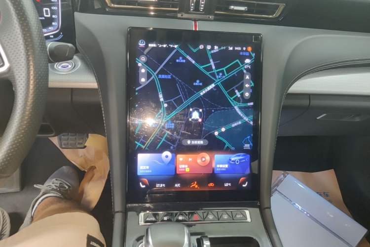 Used Hongqi H5 2023 2.0T Automatic Smart Connect Flagship Edition Audio And AC Panel