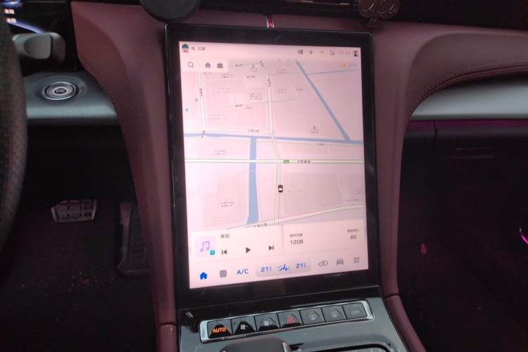 Used Hongqi H5 2023 2.0T Automatic Smart Connect Flagship Edition Audio And AC Panel
