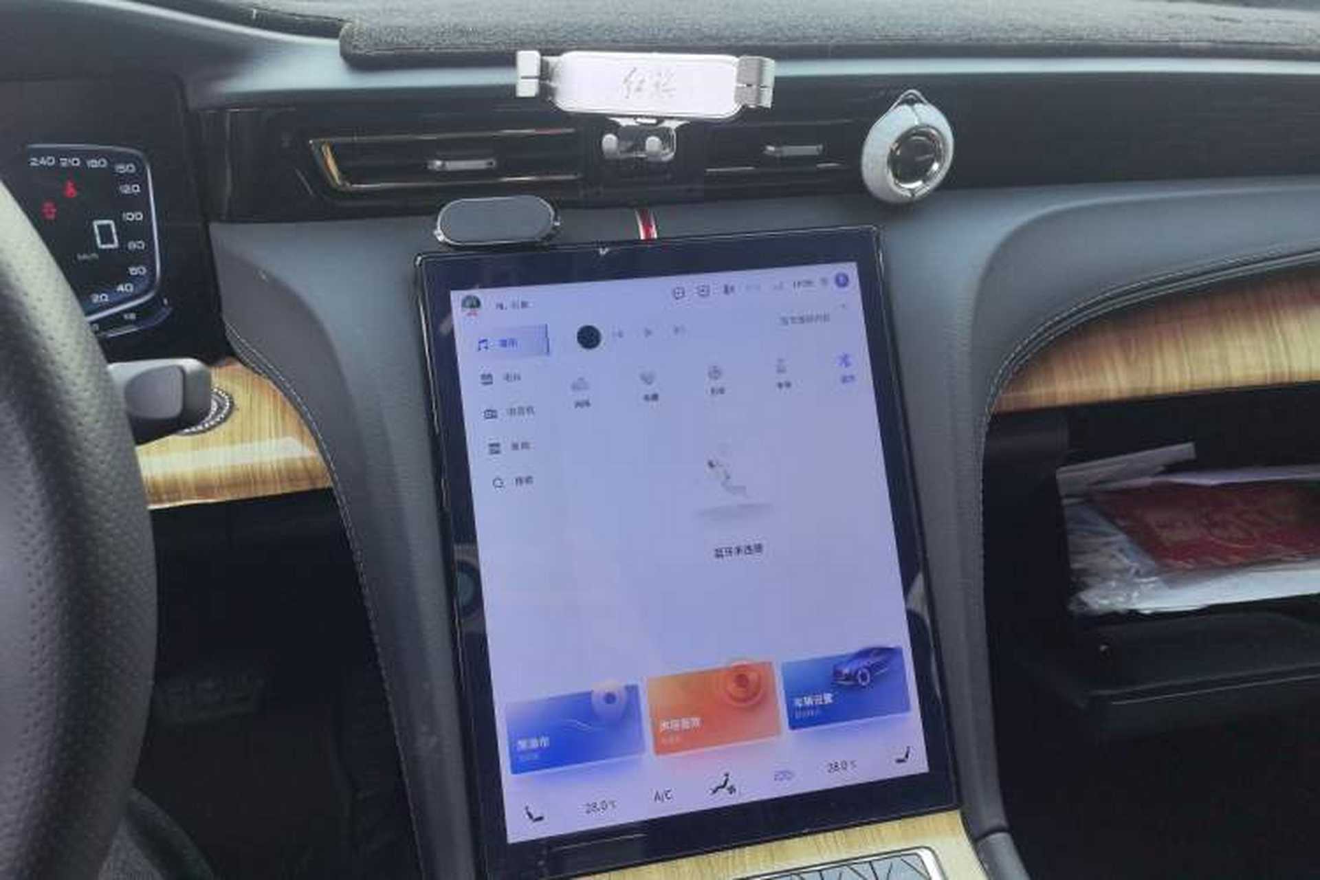 Used Hongqi H5 2023 2.0T Automatic Smart Connect Flagship Edition Audio And AC Panel
