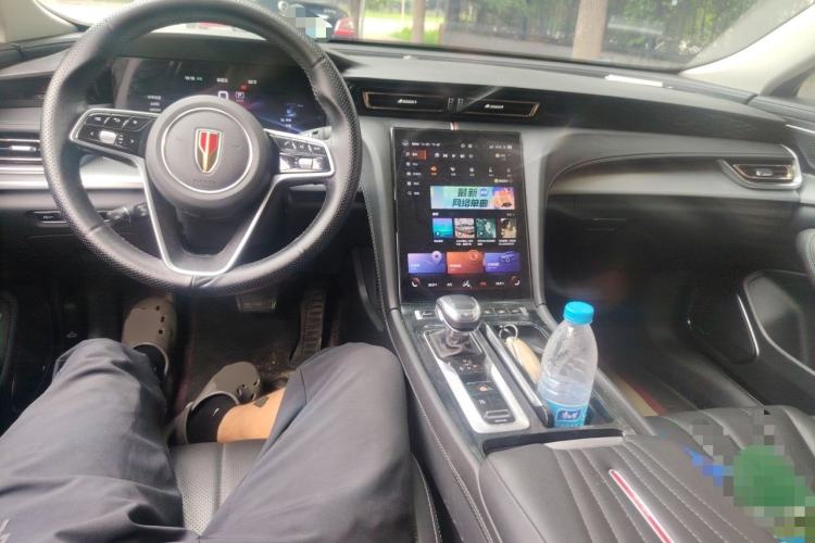 Used Hongqi H5 2023 2.0T Automatic Smart Connect Flagship Edition Center Console