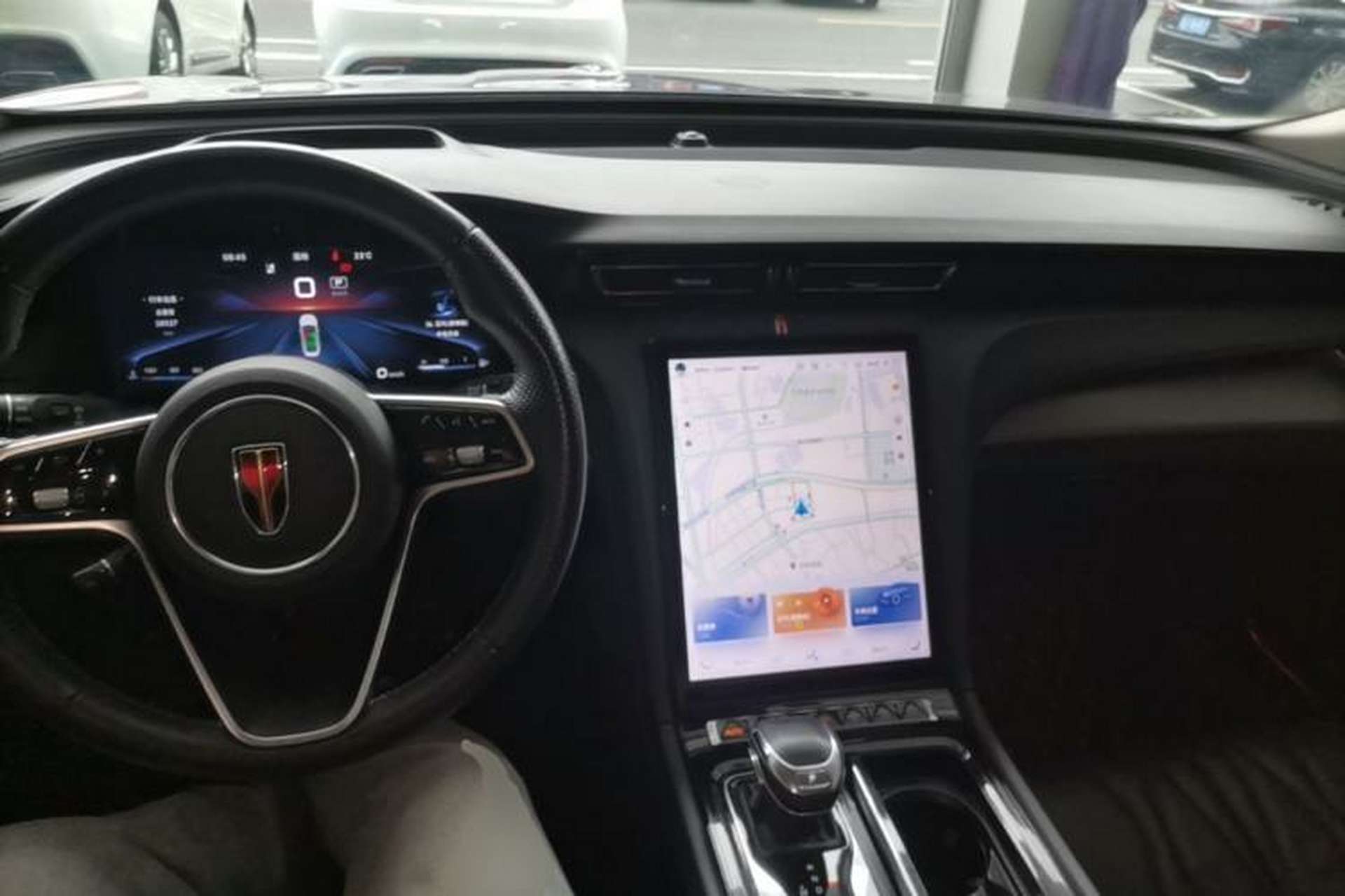 Used Hongqi H5 2023 2.0T Automatic Smart Connect Flagship Edition Center Console