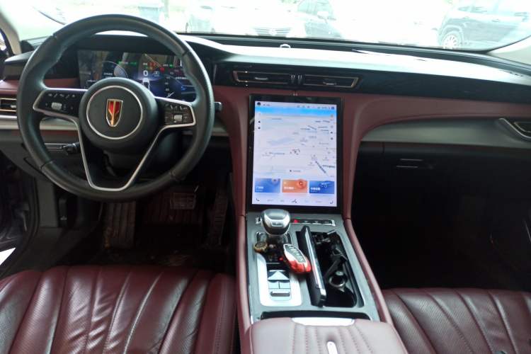 Used Hongqi H5 2023 2.0T Automatic Smart Connect Flagship Edition Center Console