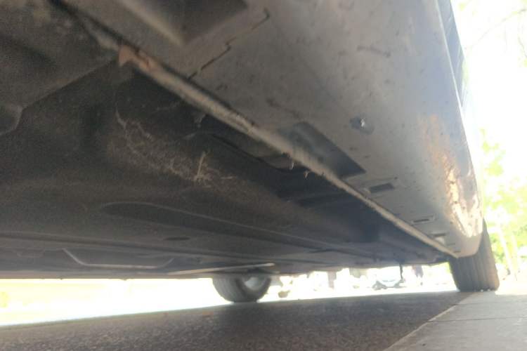 Used Hongqi H5 2023 2.0T Automatic Smart Connect Flagship Edition Chassis Front Left