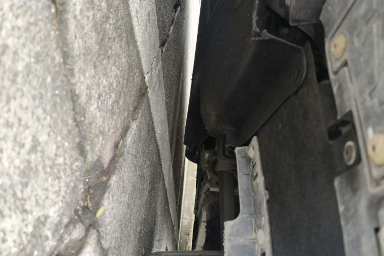 Used Hongqi H5 2023 1.5T DCT Smart Connect Flagship Edition Chassis Front Left