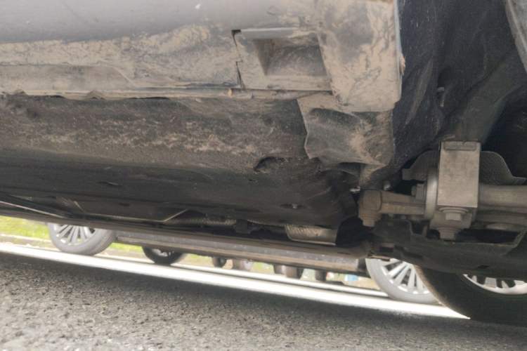 Used Hongqi H5 2023 1.5T DCT Smart Connect Flagship Edition Chassis Front Right