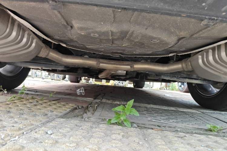 Used Hongqi H5 2023 2.0T Automatic Smart Connect Flagship Edition Chassis Rear