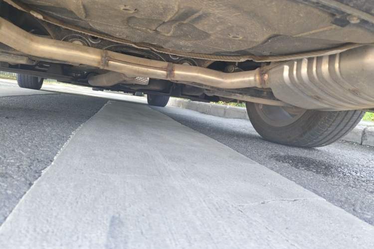 Used Hongqi H5 2023 2.0T Automatic Smart Connect Flagship Edition Chassis Rear