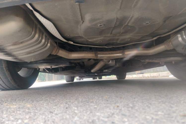 Used Hongqi H5 2023 2.0T Automatic Smart Connect Flagship Edition Chassis Rear