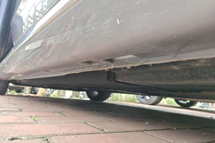 Used Hongqi H5 2023 2.0T Automatic Smart Connect Flagship Edition Chassis Rear Left
