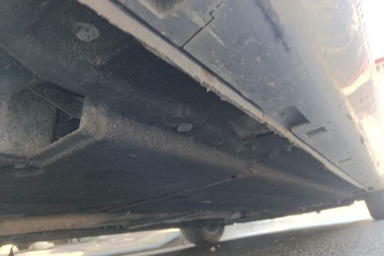 Used Hongqi H5 2023 2.0T Automatic Smart Connect Flagship Edition Chassis Rear Right