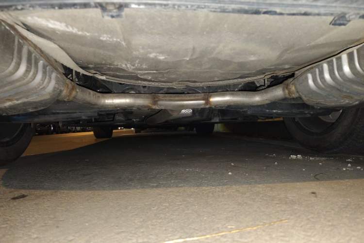 Used Hongqi H5 2023 2.0T Automatic Smart Connect Flagship Edition Chassis Rear