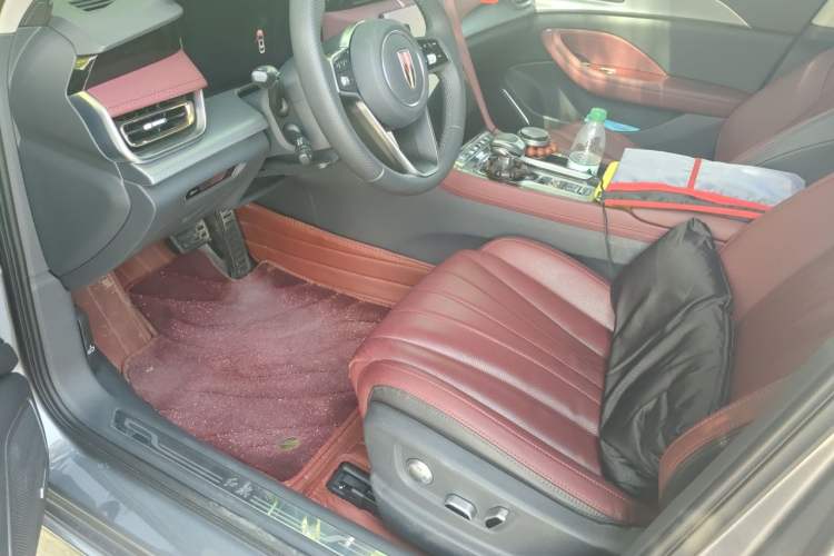 Used Hongqi H5 2023 2.0T Automatic Smart Connect Flagship Edition Driver Seat
