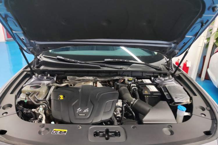 Used Hongqi H5 2023 2.0T Automatic Smart Connect Flagship Edition Engine Bay