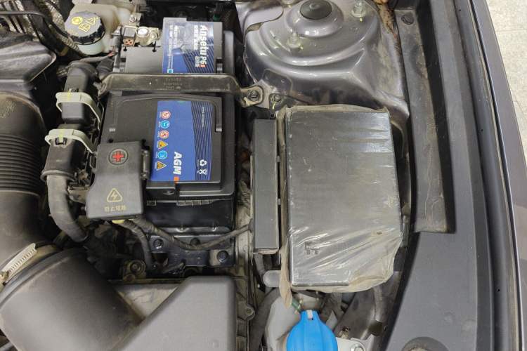 Used Hongqi H5 2023 2.0T Automatic Smart Connect Flagship Edition Engine Bay Left