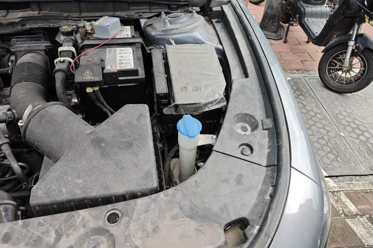 Used Hongqi H5 2023 2.0T Automatic Smart Connect Flagship Edition Engine Bay Left