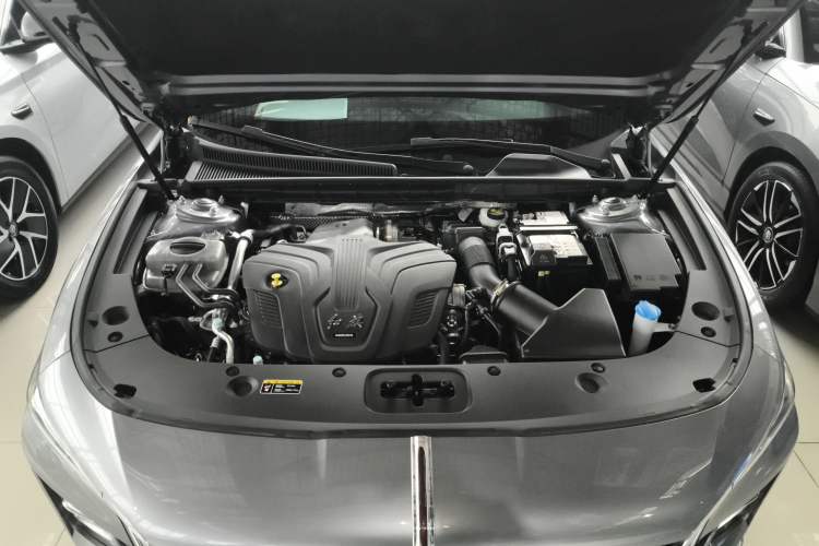 Used Hongqi H5 2023 2.0T Automatic Smart Connect Flagship Edition Engine Bay
