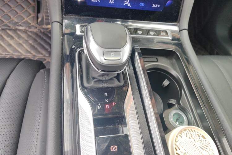 Used Hongqi H5 2023 1.5T DCT Smart Connect Flagship Edition Gear Lever