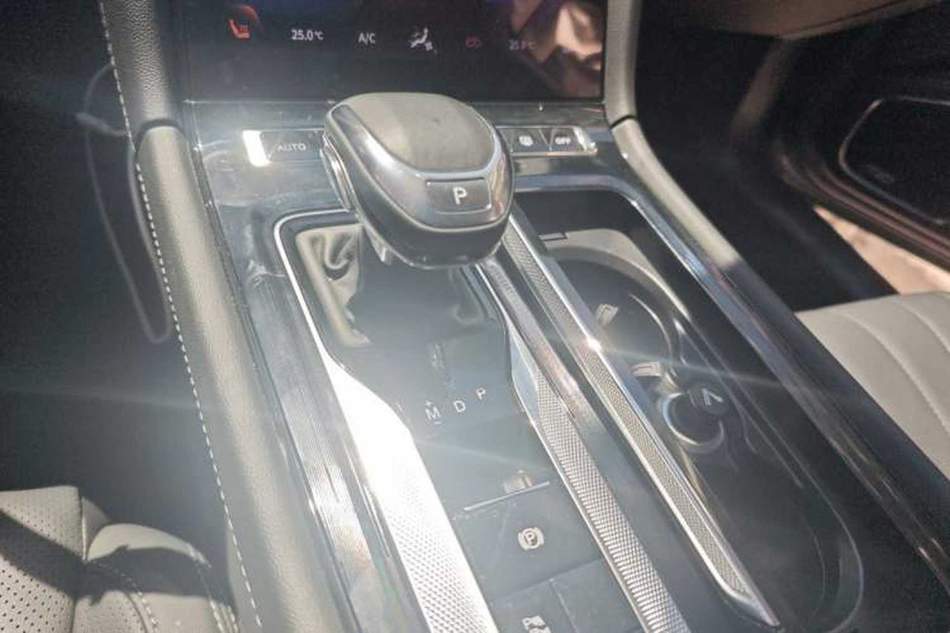Used Hongqi H5 2023 2.0T Automatic Smart Connect Flagship Edition Gear Lever