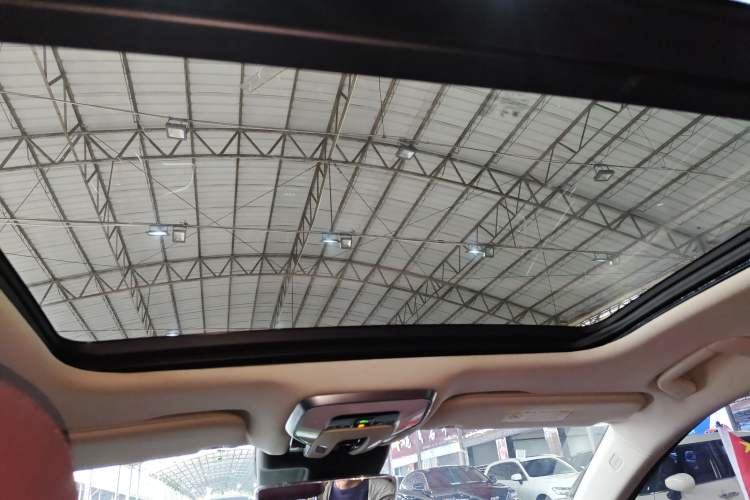 Used Hongqi H5 2023 2.0T Automatic Smart Connect Flagship Edition Headliner