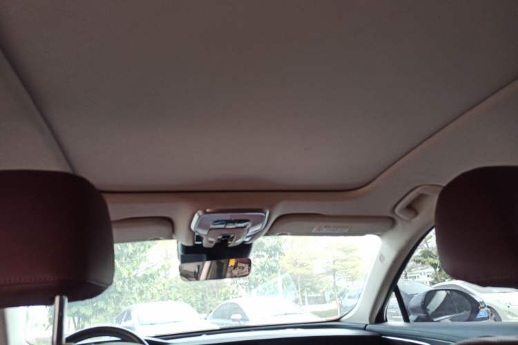 Used Hongqi H5 2023 2.0T Automatic Smart Connect Flagship Edition Headliner