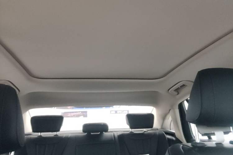 Used Hongqi H5 2023 2.0T Automatic Smart Connect Flagship Edition Headliner
