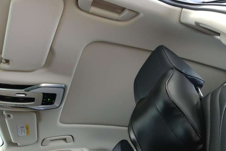 Used Hongqi H5 2023 2.0T Automatic Smart Connect Flagship Edition Headliner