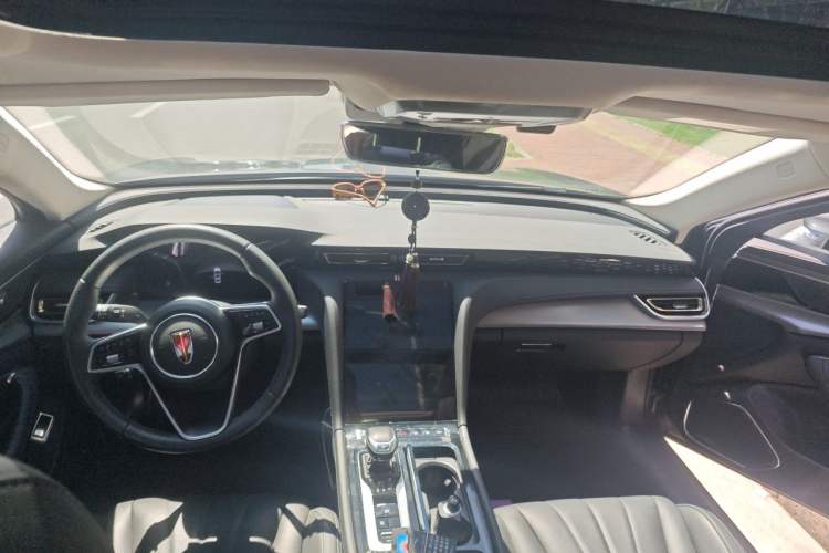 Used Hongqi H5 2023 2.0T Automatic Smart Connect Flagship Edition Headliner
