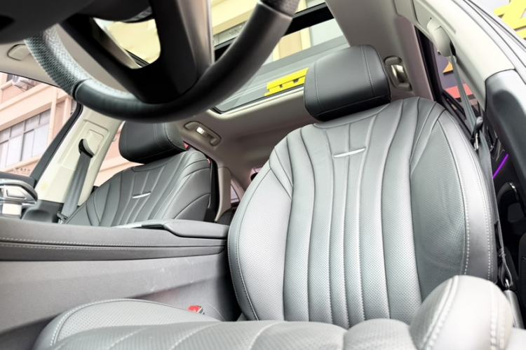 Used Hongqi H5 2023 2.0T Automatic Smart Connect Flagship Edition Interior 4