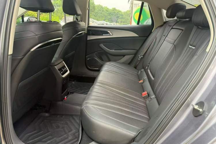Used Hongqi H5 2023 1.5T DCT Smart Connect Flagship Edition Interior 4