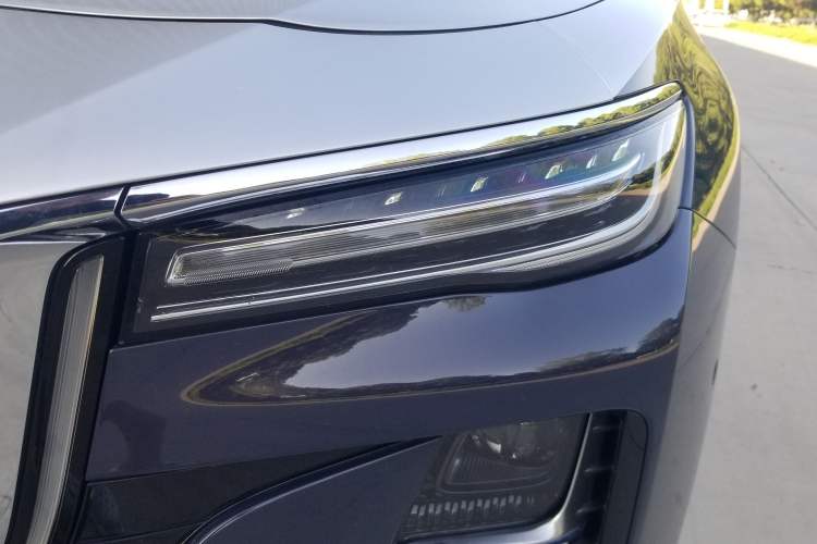 Used Hongqi H5 2023 2.0T Automatic Smart Connect Flagship Edition Left Front Headlight