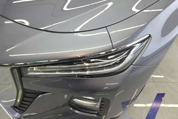 Used Hongqi H5 2023 2.0T Automatic Smart Connect Flagship Edition Left Front Headlight