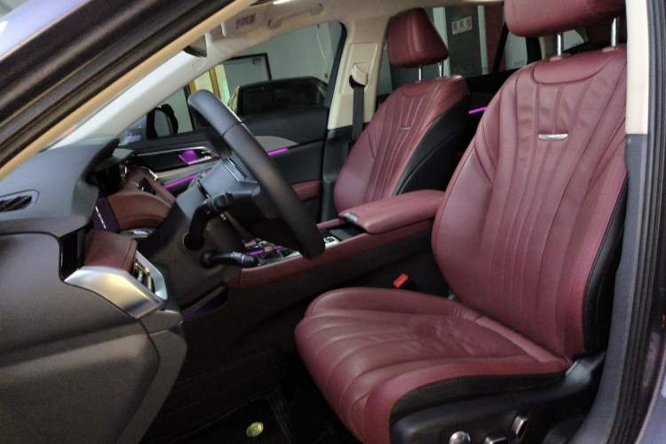Used Hongqi H5 2023 2.0T Automatic Smart Connect Flagship Edition Left Front Seat