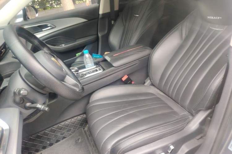 Used Hongqi H5 2023 2.0T Automatic Smart Connect Flagship Edition Left Front Seat