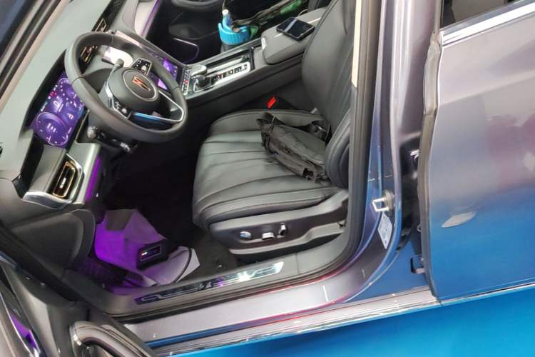Used Hongqi H5 2023 2.0T Automatic Smart Connect Flagship Edition Left Front Seat