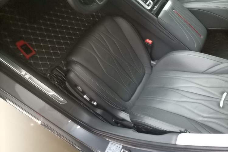 Used Hongqi H5 2023 2.0T Automatic Smart Connect Flagship Edition Left Front Seat