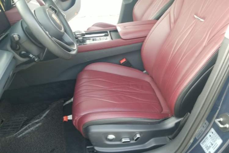Used Hongqi H5 2023 2.0T Automatic Smart Connect Flagship Edition Left Front Seat