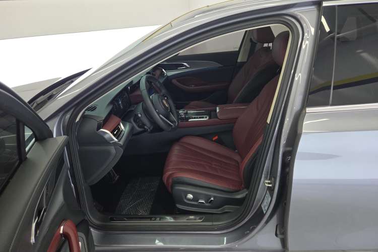 Used Hongqi H5 2023 2.0T Automatic Smart Connect Flagship Edition Left Front Seat