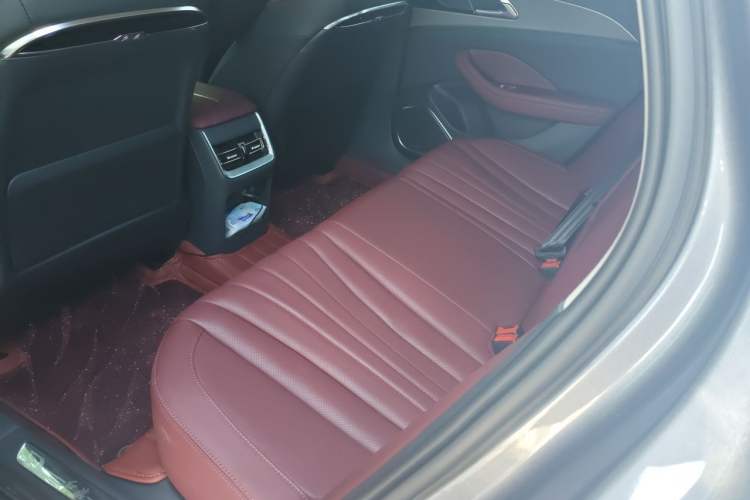 Used Hongqi H5 2023 2.0T Automatic Smart Connect Flagship Edition Left Rear Seat