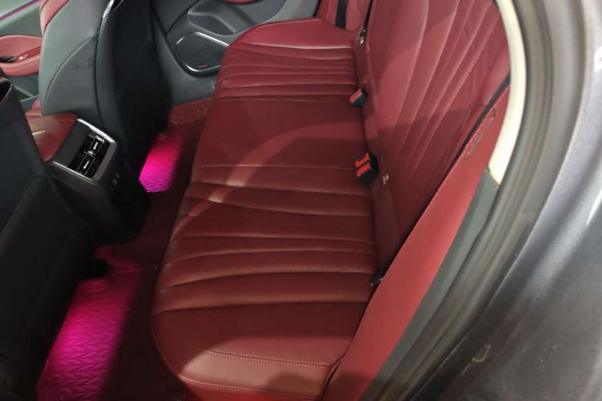 Used Hongqi H5 2023 2.0T Automatic Smart Connect Flagship Edition Left Rear Seat