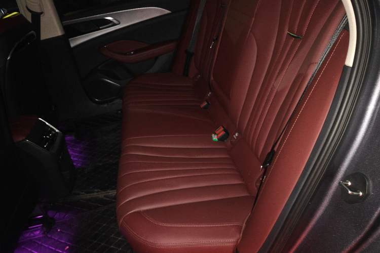 Used Hongqi H5 2023 1.5T DCT Smart Connect Flagship Edition Left Rear Seat