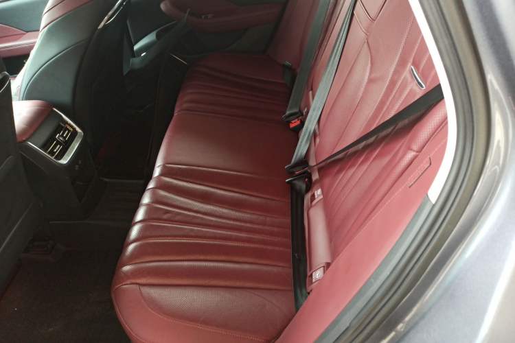 Used Hongqi H5 2023 2.0T Automatic Smart Connect Flagship Edition Left Rear Seat