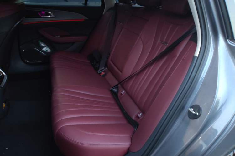 Used Hongqi H5 2023 2.0T Automatic Smart Connect Flagship Edition Left Rear Seat
