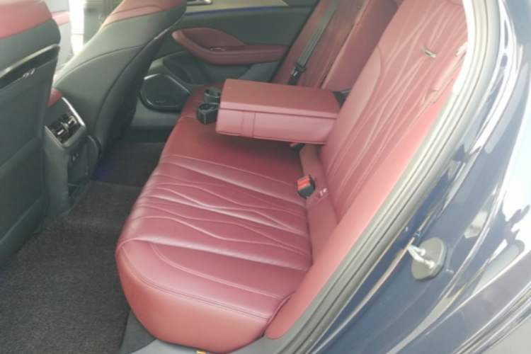 Used Hongqi H5 2023 2.0T Automatic Smart Connect Flagship Edition Left Rear Seat