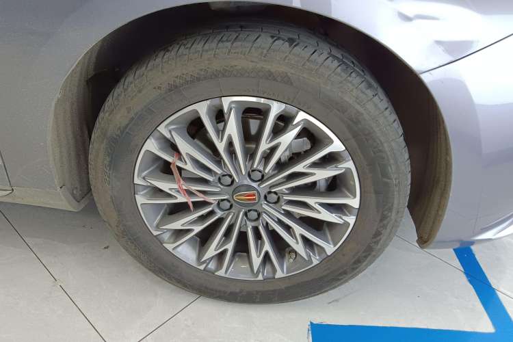Used Hongqi H5 2023 2.0T Automatic Smart Connect Flagship Edition Left Rear Wheel Hub