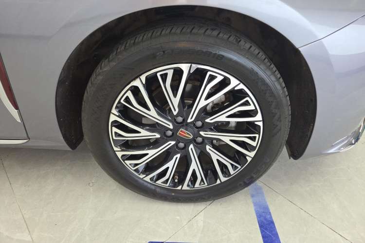 Used Hongqi H5 2023 2.0T Automatic Smart Connect Flagship Edition Left Rear Wheel Hub