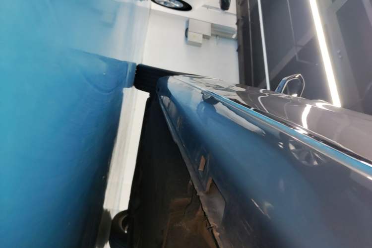 Used Hongqi H5 2023 2.0T Automatic Smart Connect Flagship Edition Left Side Sill