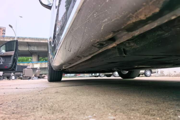 Used Hongqi H5 2023 1.5T DCT Smart Connect Flagship Edition Left Side Sill