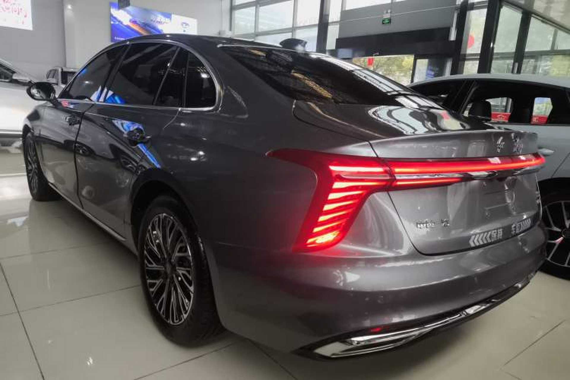 Used Hongqi H5 2023 2.0T Automatic Smart Connect Flagship Edition Rear Left 45 Deg