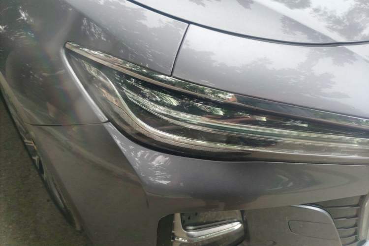 Used Hongqi H5 2023 2.0T Automatic Smart Connect Flagship Edition Right Front Headlight
